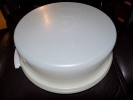 Tupperware 10&quot; Cake Taker, #719-1 &amp; #720-1 Vintage EUC - £19.41 GBP