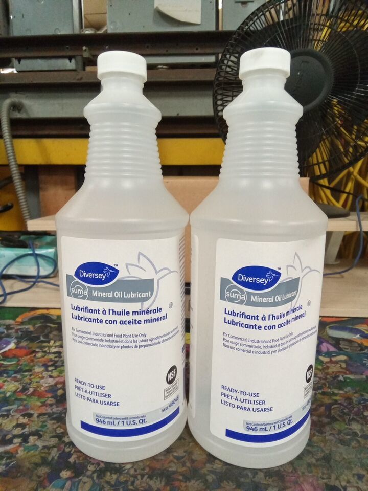 2 Pack Diversey Mineral Oil Lubricant 1 QT 48048 875ep - $15.00