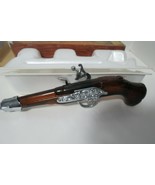 Vtg Avon Dueling Pistol 1760 Tai Winds 4 Oz After Shave Decanter New Ope... - $22.77