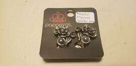 Paparazzi Earrings Clip-On (New) #656 Peaceful Flowers - Silver - £6.83 GBP