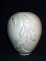 Cream White Raised Ivy Leaf Vase Signed Pottery 7&quot; - £25.24 GBP