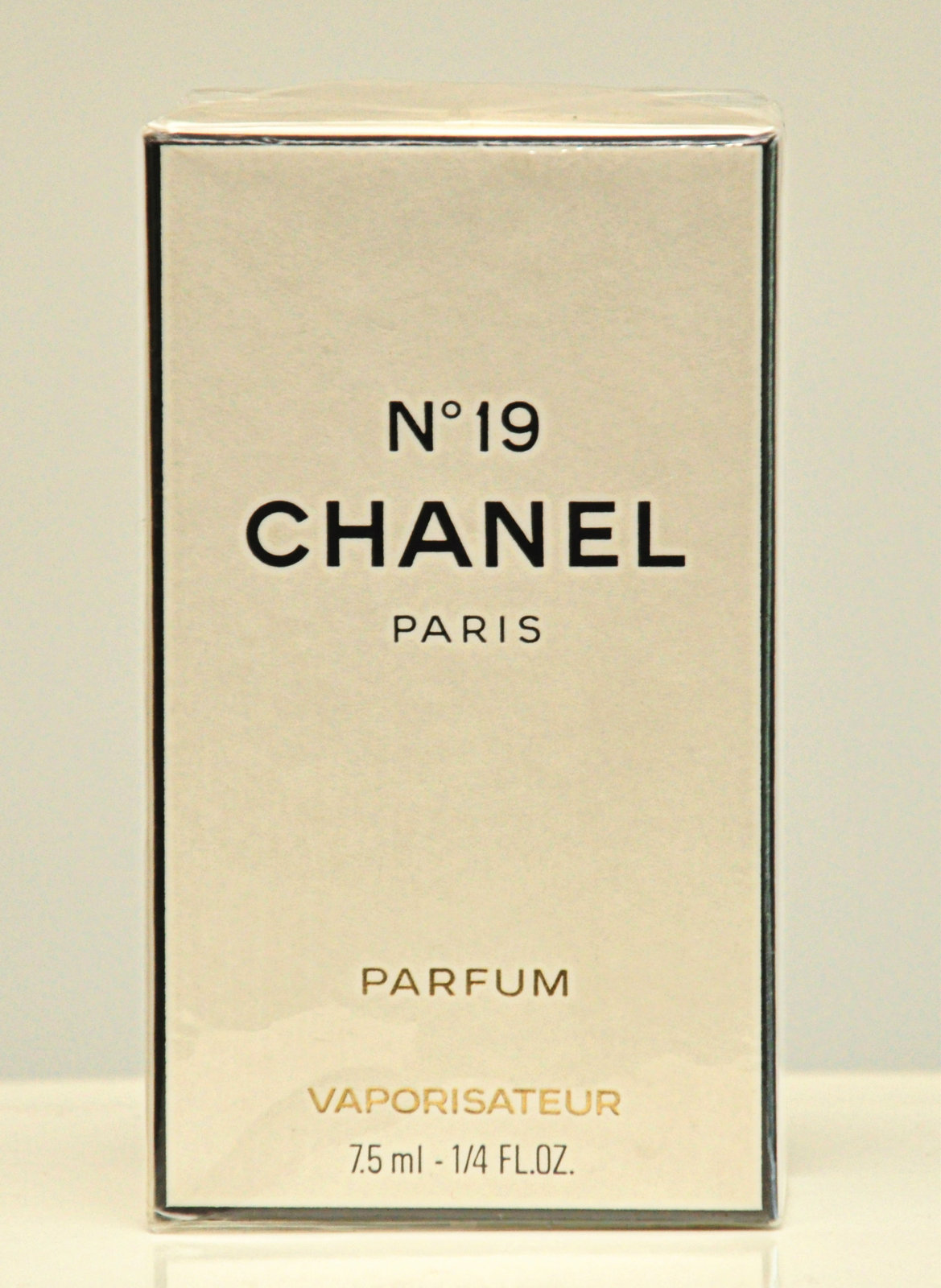 Chanel No 19 Parfum by Chanel 7,5ml 1/4 Fl. Oz. Spray Pure Perfume Woman Old 80" - $399.90