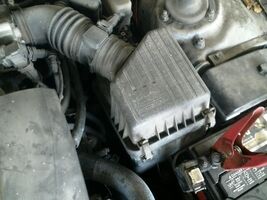 Air Cleaner 2.7L 6 Cylinder Fits 01-06 MAGENTIS 104941898Air Filter Hous... - $48.10