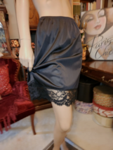 Vtg Vassarette Sz M 24&quot; Silky Black 11-105 Half Slip Lace Hem USA A VF C... - $20.59