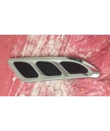 2011-2017 INFINITI QX56 QX80 RIGHT PASSENGER FRONT FENDER VENT GRILL TRI... - $93.72 CAD