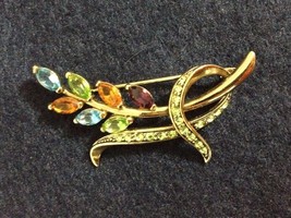 Monet Multi-Color Crystal Floral Leaf Pin Brooch Goldtone Vintage Signed 2&quot; - £22.03 GBP