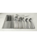 Reed &amp; Barton IMPERIAL BEAD Stainless Flatware 55 Pieces - $101.09 CAD