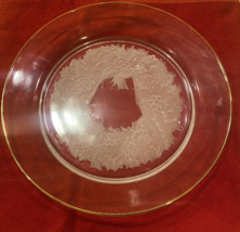 Sasaki Christmas Crystal Wreath 12.5&quot; Platter Beautiful with Gold Trim PM18 - $24.70