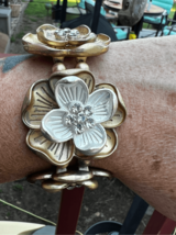 Metal Gold Silver Tone Rhinestone Flower Floral Stretch Bracelet - £23.72 GBP