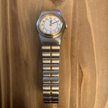 Vintage Citizen Ladies Quartz Petite Or Child Size Band Working - $20.00