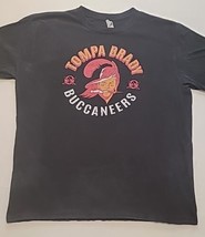 Tompa Brady Gildan Mens Size XXL 2XL Tampa Bay Buccaneers T Shirt - $9.78
