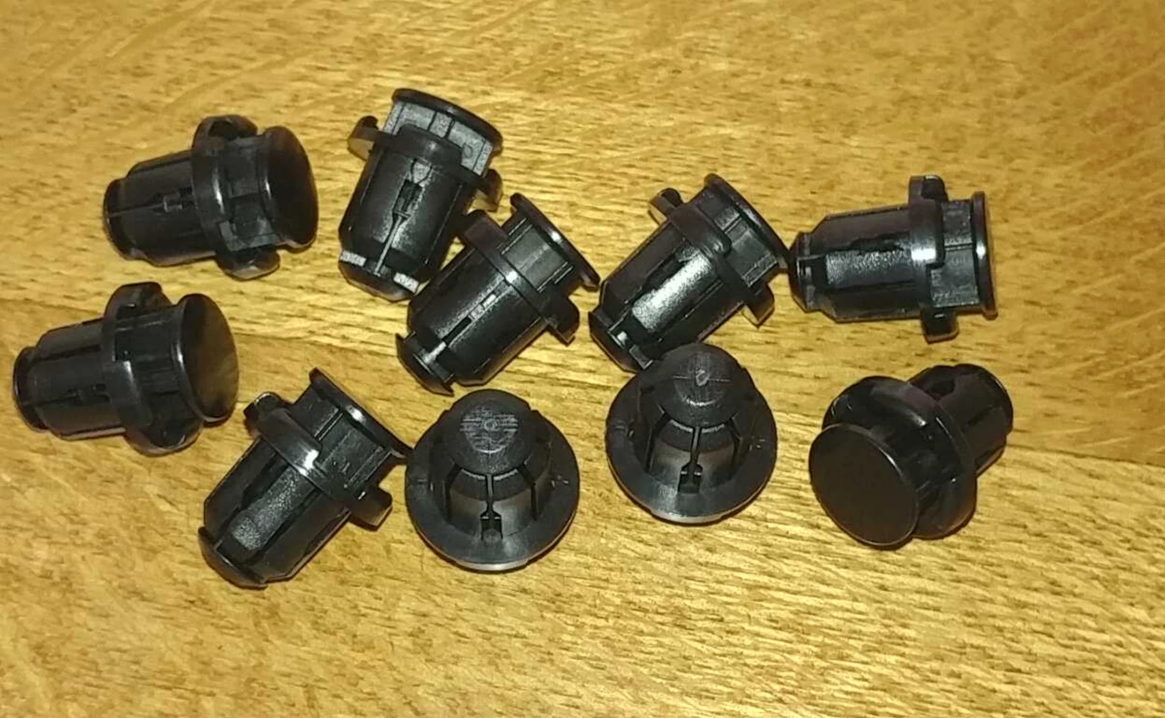 Chevrolet Equinox 2017-2022 Rocker panel moulding clips (10pcs) - $44.65 CAD