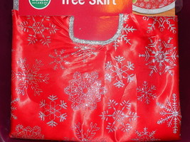 NEW 48&quot; Tree Skirt - Red Silver Snowflake Glitter - FREE SHIPPING - £11.66 GBP