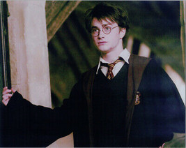 Daniel Radcliffe 8x10 photo portrait as Harry Potter in school uniform &amp; cape - £7.47 GBP