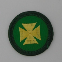 VINTAGE Girl Scout Junior Badge FIRST AID - £5.06 GBP