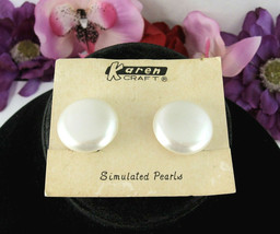 Round WHITE Clip On EARRINGS Vintage on KAREN CRAFT CARD Circle Silverto... - $12.99