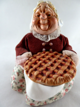 Ivy Simpich Figure Doll carrying Pie with Gold foot Sticker - £79.12 GBP