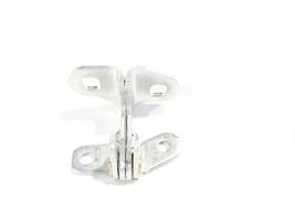 New Rear Left Upper Door Hinge PN 13590931 OEM 2019 Chevrolet Equinox - $17.82