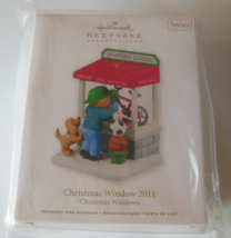 Hallmark Keepsake Club Christmas Window Ornament 2011 - £27.63 GBP