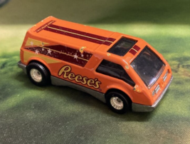 2011 Hot Wheels Hershey&#39;s Dream Van Reeses - £7.85 GBP