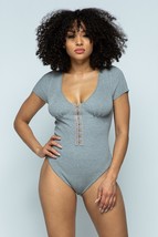Women&#39;s Short Sleeve Hook And Eye Ribbed Knit - $38.23 CAD