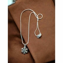 Beautiful silver vintage snowflake necklace - $282.69 MXN