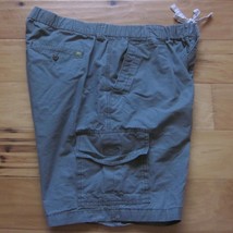 TOMMY BAHAMA RELAX Green Cargo Shorts Men&#39;s size (XL) Pleated Front Draw... - $50.00