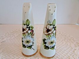 VTG SANDFORD BONE CHINA SALT &amp; PEPPER SHAKERS FLORALS W/GOLD TRIM 5.75&quot; ... - $274.87 MXN