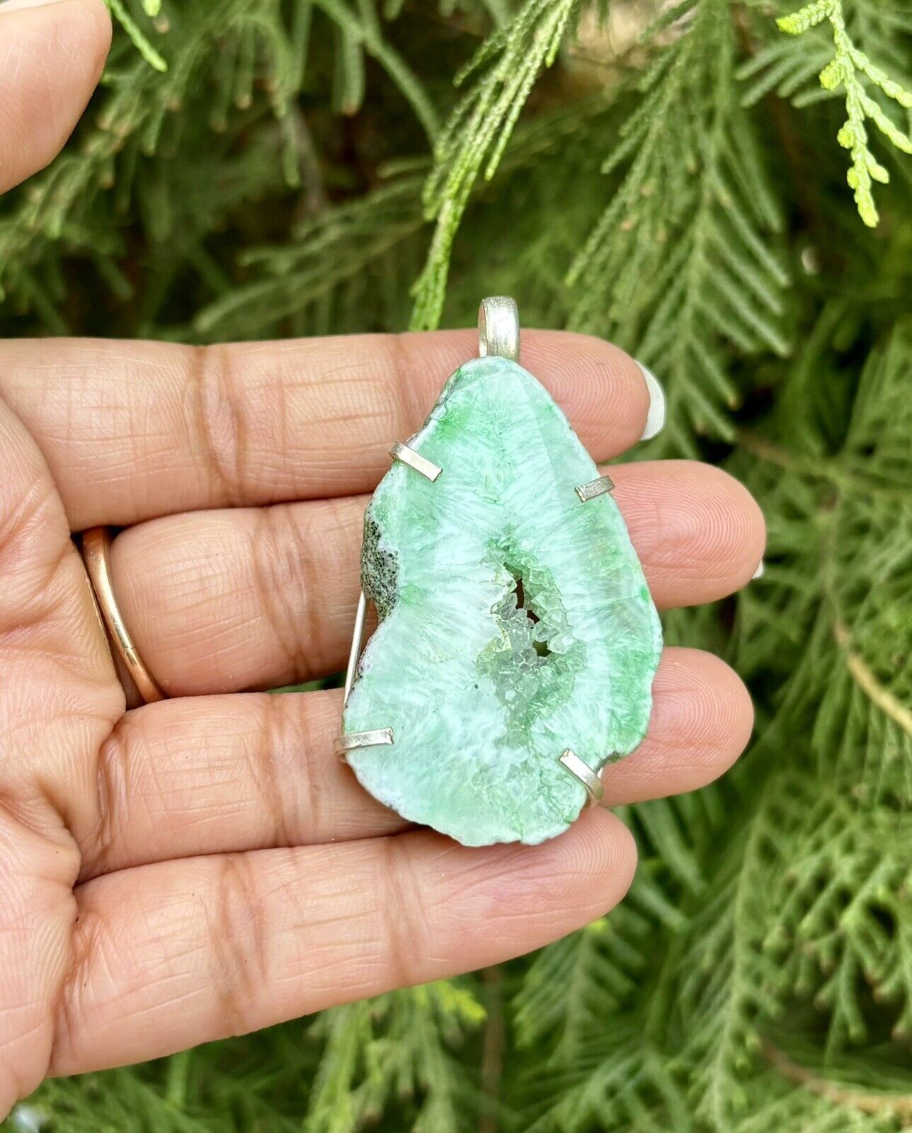 Plata de ley 925 chapado, colgante de piedra de ágata geoda druzy verde... - $12.08
