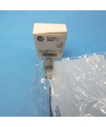 Allen Bradley 855T-L24 Stack Light Incandescent Lamp 24VAC/DC 6.5 Watt B... - $251.66 MXN