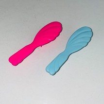 Barbie Accessory Toy Doll Hair Brushes Pink Blue 3.5 Inches Long Pretend... - £5.46 GBP