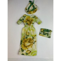 1960s Barbie clone yellow rose gown with hat &amp; purse, 2-snap back set vtg - $559.01 MXN