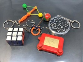 5 Vintage Keyring Mind Games Keychain Puzzles 5 Anciens Porte-Clés Rubik Cube - £17.40 GBP
