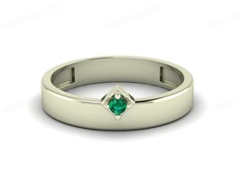 Emerald Green Gemstone 925 Sterling Silver Handmade Solitaire Women Band Ring - £41.23 GBP