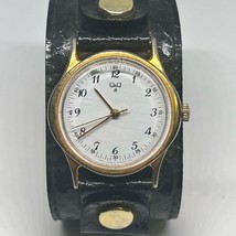 Vintage Q&amp;Q Gold Tone Black Wide Band Women&#39;s Wind Watch - $29.10