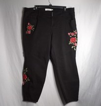 Torrid Women&#39;s Black/Floral Print Slim Leg Jegging Pants Size 24R - £17.07 GBP