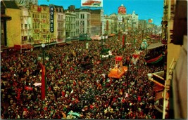 Mardi Gras Parade New Orleans LA Louisiana Unused UNP Chrome Postcard E10 - $5.89