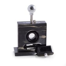 Bey Berk Henry Wood Table Top Cigar Cutter - $2,504.88 MXN