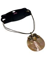 Shell Choker Necklace Marks and Spencer Hypo Allergenic 2&quot; - $302.47 MXN