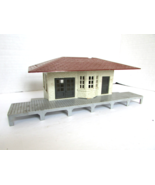 Plasticville Passenger Station O Not Built Brown Roof Grey Platform &amp; Do... - $19.94 CAD