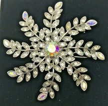 Avon Beautiful Sparkling Floral Brooch  - $18.79