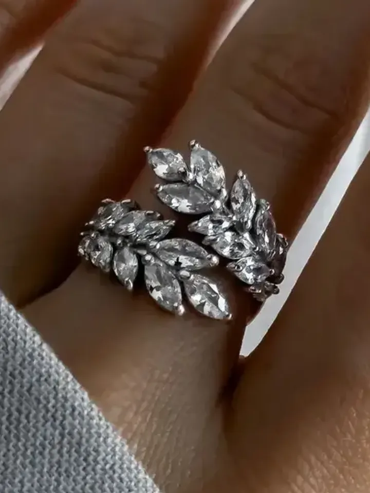 Silver 925 women&#39;s adjustable ring with cubic zirconia - $119.00