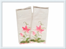 Vintage Cotton Fingertip Towels Decorative Floral Applique, New in Package - £3.93 GBP