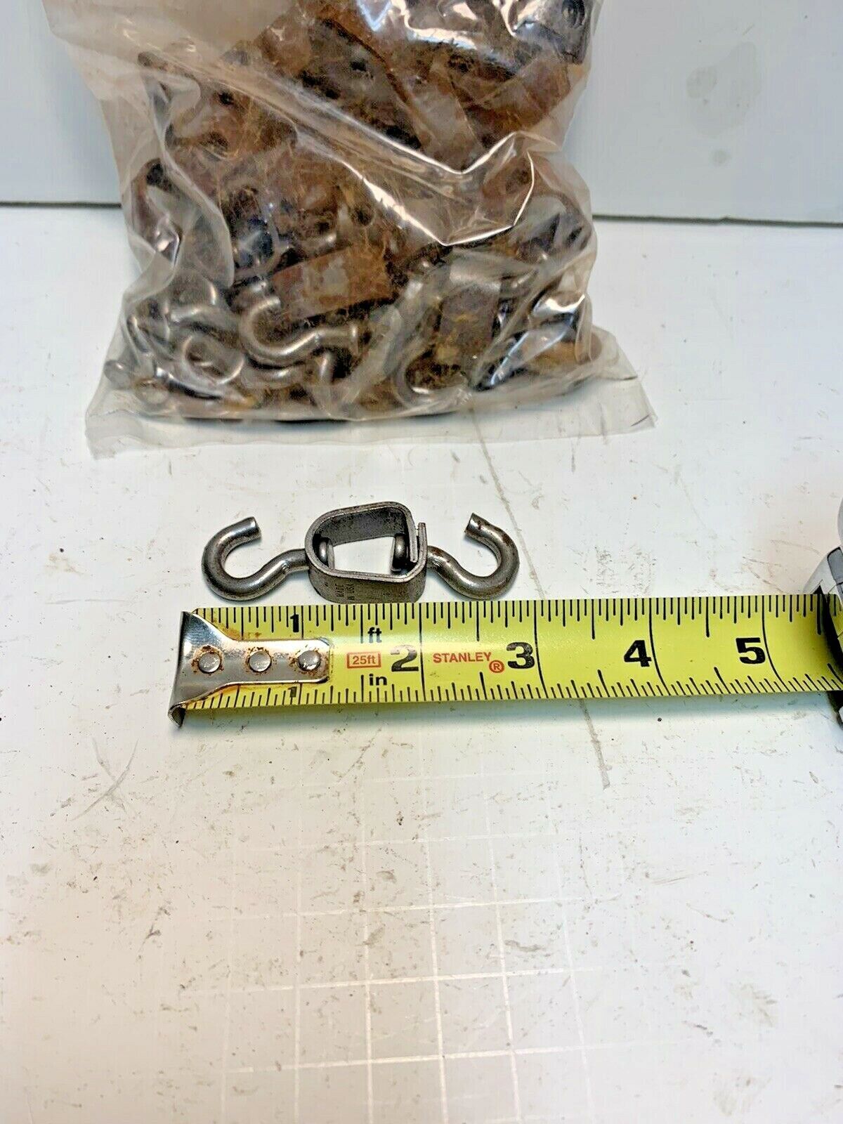 25 Heavy Duty Trapping Swivels with J Hooks (Trapping Supplies Trap