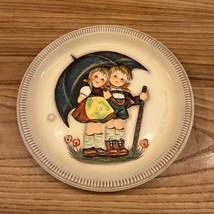 Stormy Weather Hummel Goebel collectors Plate 1st edition 1975 girl umbrella - $24.18