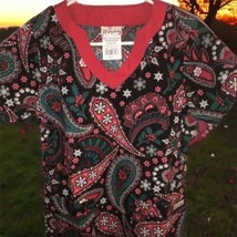 Christmas Paisley Black Red UA Scub Top Size Small  Red Green Holly Snowflakes - £17.90 GBP