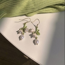 Elegant Flower Dangle Drop Earrings for Women - £8.76 GBP
