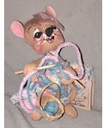 Vintage Annalee &#39;89 Knitting Mouse with pink bow, and yarn basket 6&quot; doll - £26.27 GBP