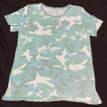 Free People Faded Green Camo Raw Hem Relaxed  T-Shirt Size Medium NWOT - £16.77 GBP