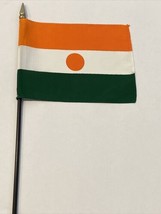 New Niger Mini Desk Flag - Black Wood Stick Gold Top 4” X 6” - £3.99 GBP